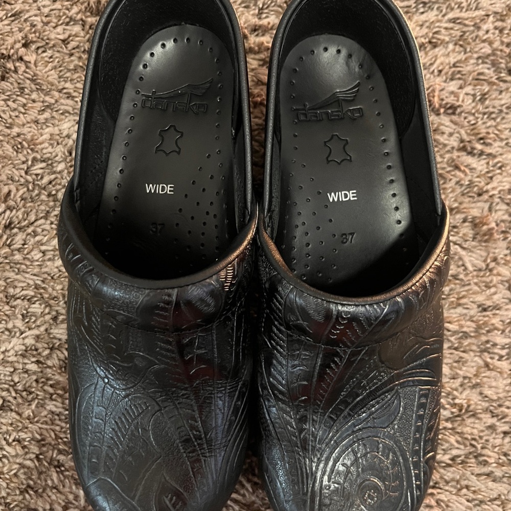 Dansko Women’s Black Shoes